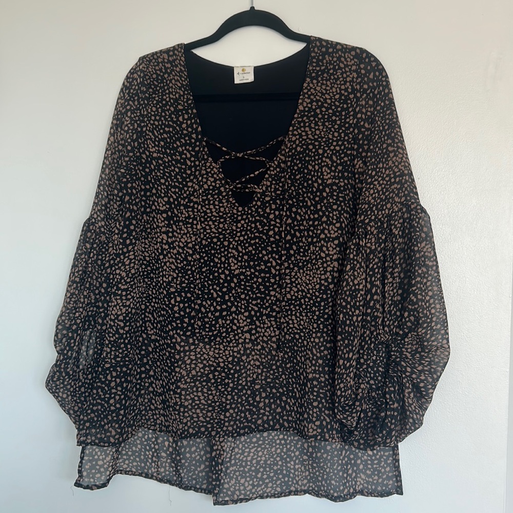 Flowy Vici balloon sleeve top